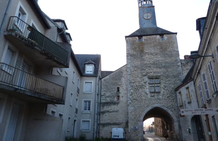 VIERZON 18 :  Studio à rénover de 32.20 M² — photo 2