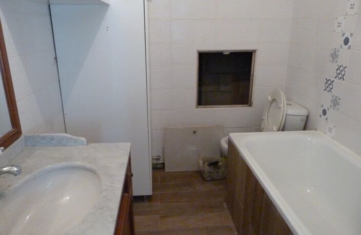 VIERZON 18 :  Studio à rénover de 32.20 M² — photo 4