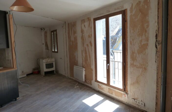 VIERZON 18 :  Studio à rénover de 32.20 M² — photo 5