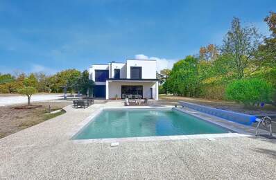 Maison moderne de 220 m2  avec piscine — photo du bien