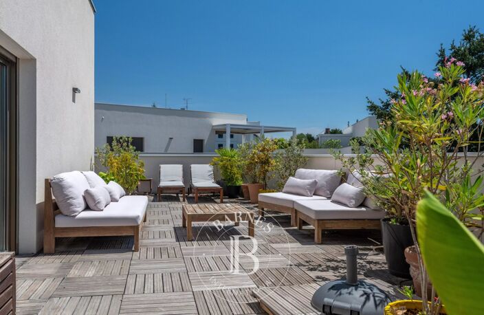 Lyon 5 - Point du Jour - Appartement de standing d'environ 82 m² - 3 chambres - Terrasse plein ciel de 118 m² - Veranda - 2 garages — photo 2