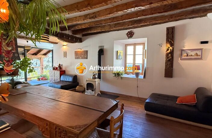 Charme et authenticité pour cette grande maison de village en pierre — photo 3