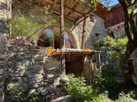 Charme et authenticité pour cette grande maison de village en pierre — photo 4