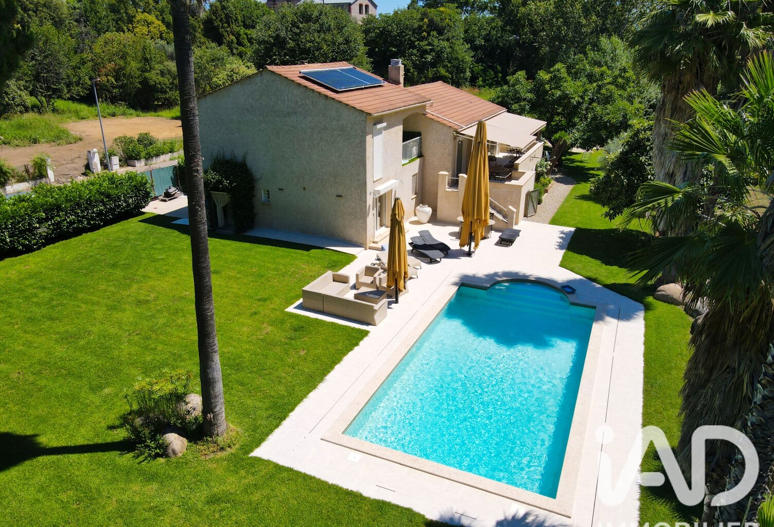 Vente Maison/villa 8 pièces — photo 1