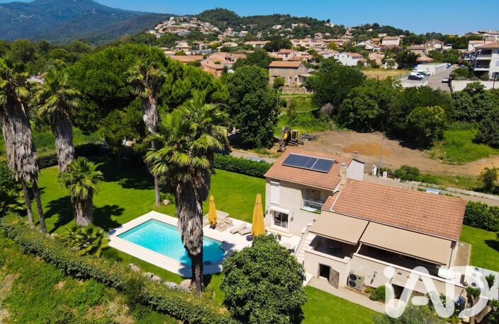 Vente Maison/villa 8 pièces — photo 2