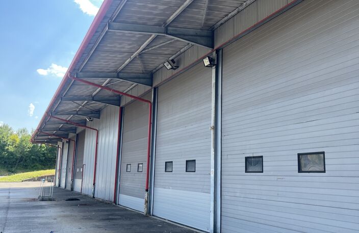 Vente Boutique/Local commercial 2 200 m&sup2; — photo 2
