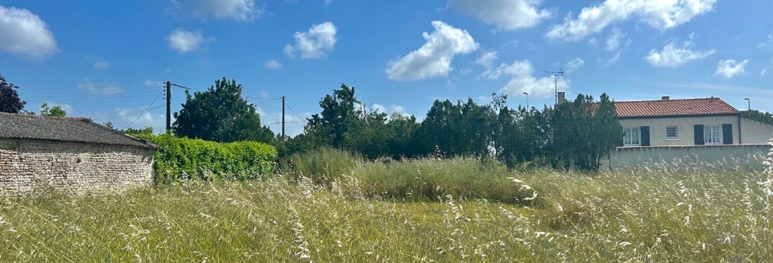 Terrain  930 m² à vendre à Forges (17290)