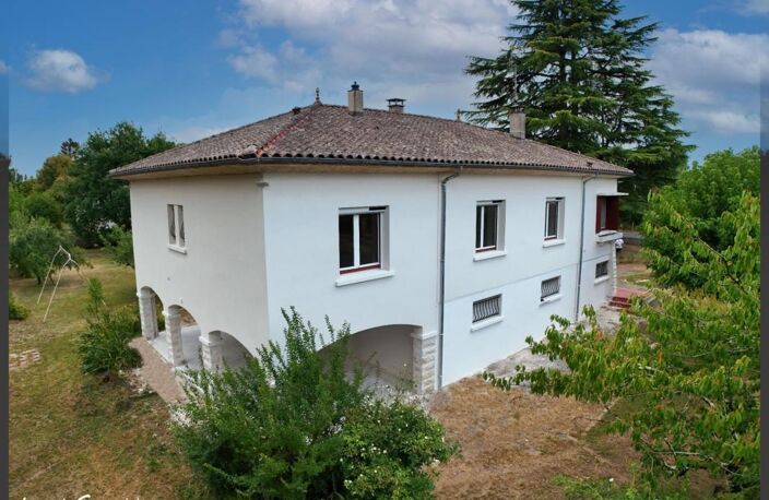 Maison à vendre 9 pièces d’environ 188 m² 7 chambres avec garage à Port-Sainte-Foy-et-Ponchapt (24) — photo 3