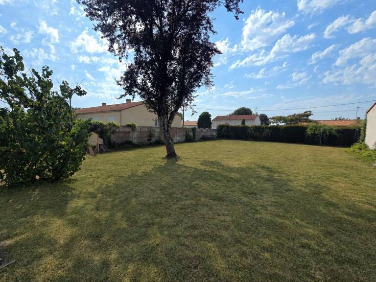 Terrain constructible non viabilisé 437 m² - Libre de constructeur — photo 1