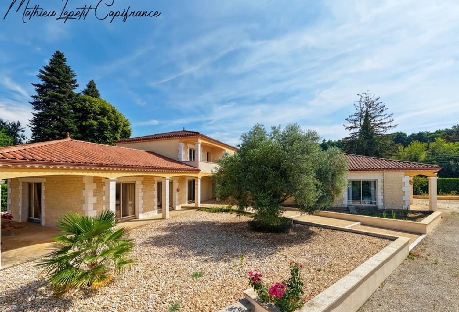 À vendre Maison T9 familiale contemporaine de 313 m² – Construction traditionnelle de 2011 – 7 chambres – Terrain clos de 2 874 m² SAINT PIERRE DE COLE (24) — photo 1