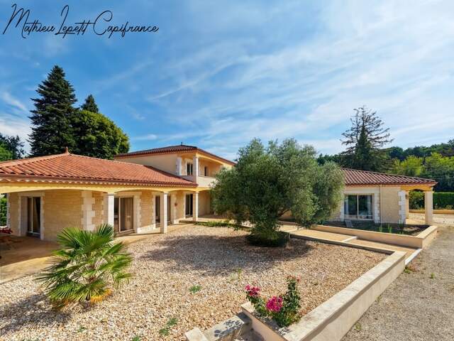 À vendre Maison T9 familiale contemporaine de 313 m² – Construction traditionnelle de 2011 – 7 chambres – Terrain clos de 2 874 m² SAINT PIERRE DE COLE (24) — photo du bien