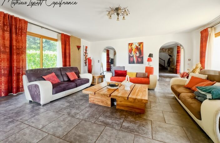 À vendre Maison T9 familiale contemporaine de 313 m² – Construction traditionnelle de 2011 – 7 chambres – Terrain clos de 2 874 m² SAINT PIERRE DE COLE (24) — photo 3