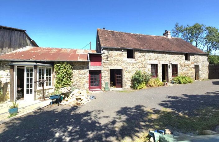 La-Lande-De-Goult 61320 Longère en pierre 112 m² terrain 30.200 m² — photo 3