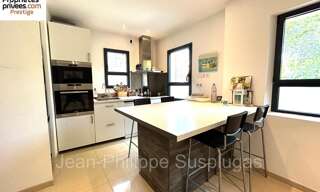 Immeuble  100 m² à vendre à Saint-Cyr-sur-Mer (83270)