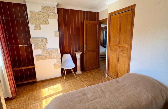 Duplex T3 avec cave et 2 places de parking sécurisées  Beau potentiel à proximité des Allées de Morlaàs — photo 3