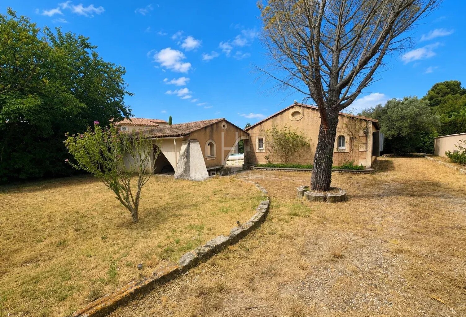 Maison de Plain Pied dans les Alpilles — photo 1