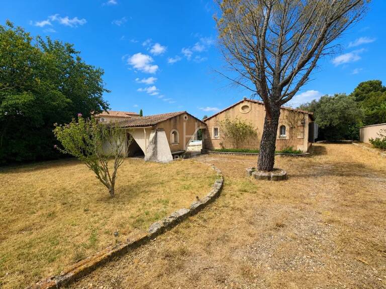Maison de Plain Pied dans les Alpilles — photo 1