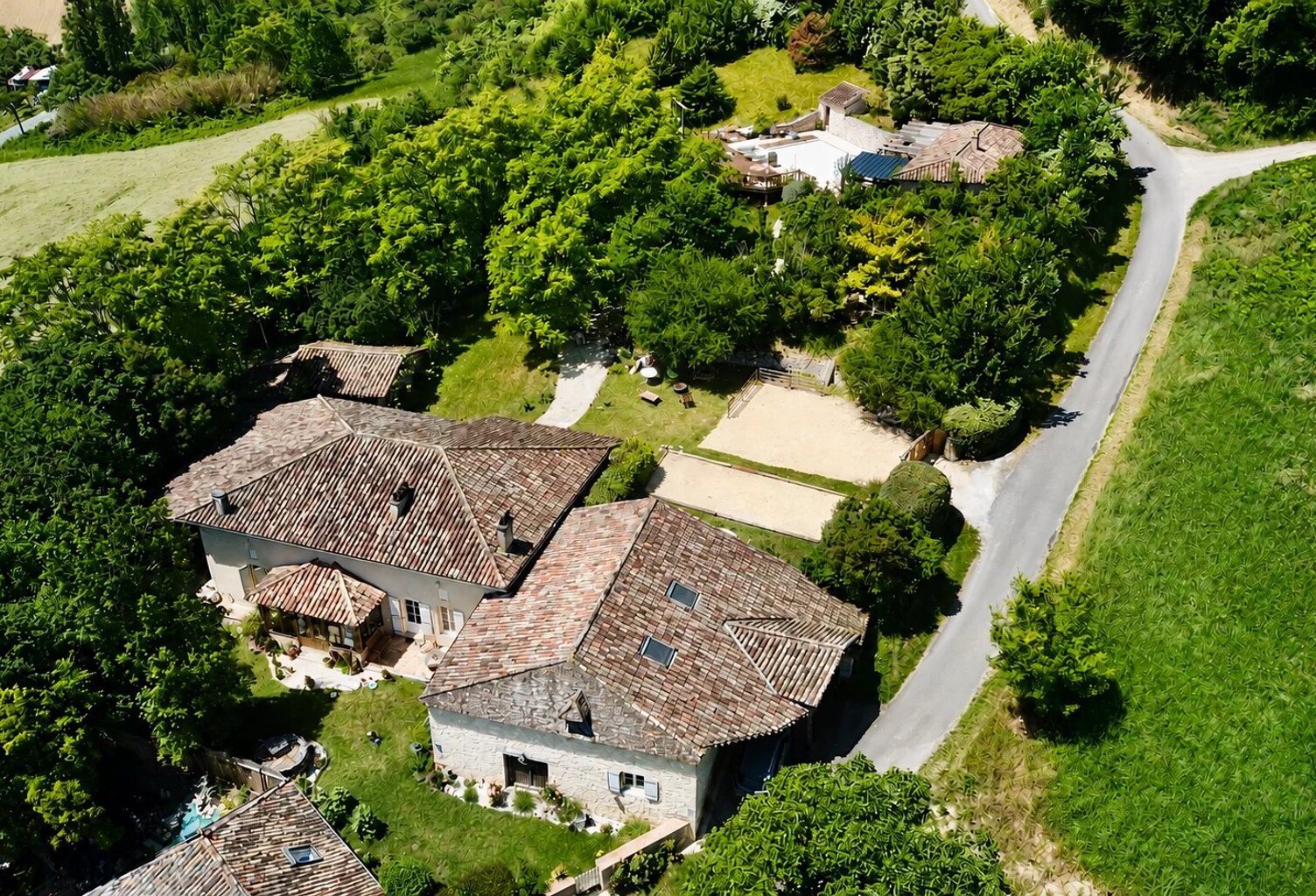 À LOUER À L’ANNÉE – MAGNIFIQUE PROPRIÉTÉ DE CARACTÈRE — photo 1