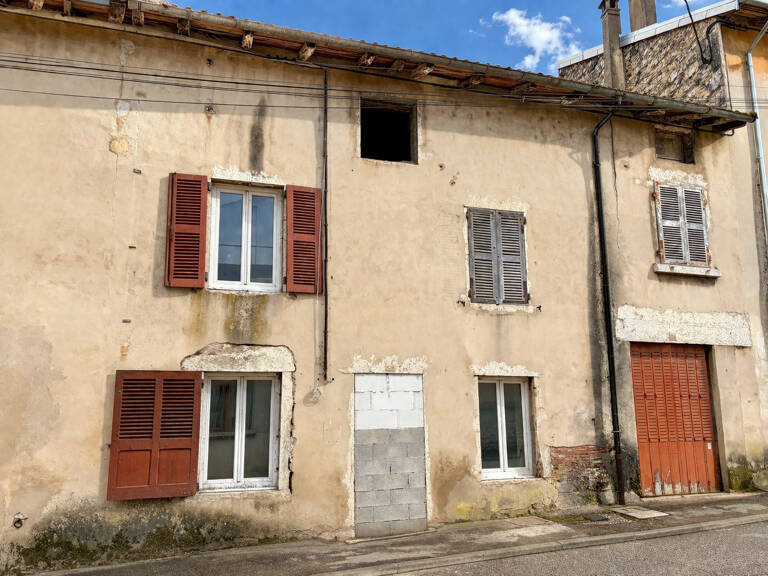 2 maisons de ville à rénover   Centre Neuville-sur-Ain   For — photo 1