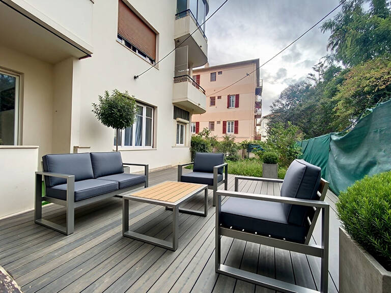 NICE CALIFORNIE, À DEUX PAS DE LA MER, UN DUPLEX ATYPIQUE AVEC 100 M² DE JARDIN — photo 1