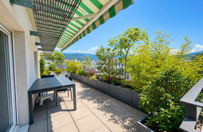 GRENOBLE Appartement T5 avec grande terrasse VIGNY MUSSET — photo 3