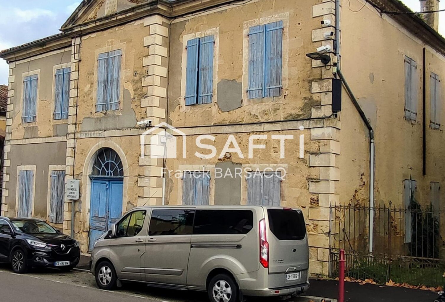 IMMEUBLE EN PIERRE DANS CENTRE VILLAGE — photo 1