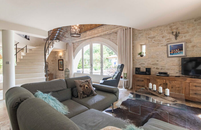 Charming farmhouse plus 5 apartments. — photo 3