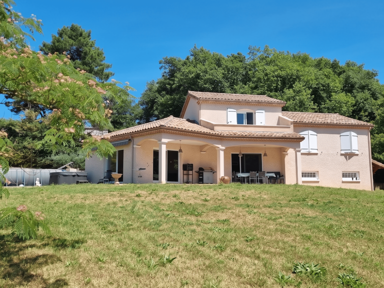 Belle maison à Roussillon le Haut — photo 1