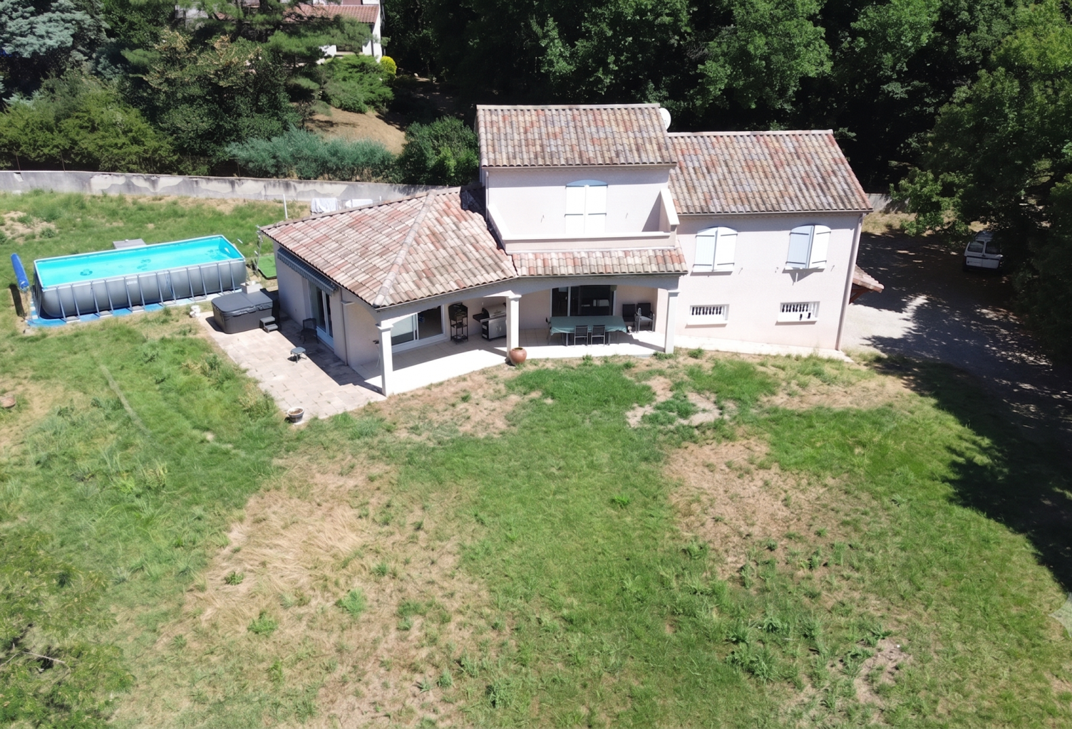Belle maison à Roussillon le Haut — photo 1