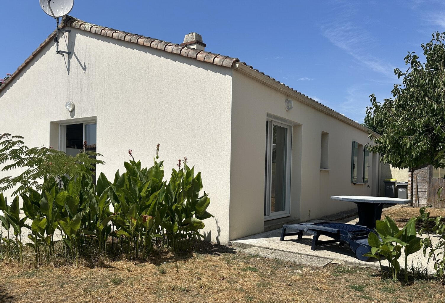maison Tulipe Récente Coeur du Bourg — photo 1