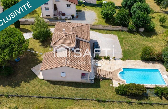 Maison familiale avec piscine et grand terrain. — photo 3