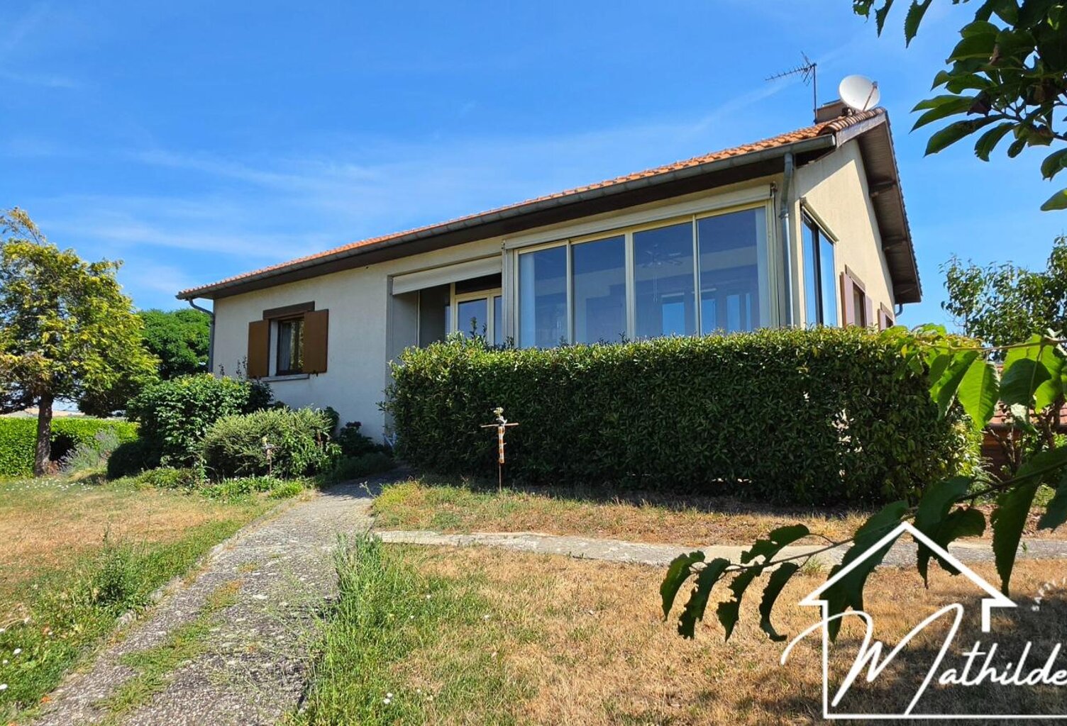 Maison avec vue, grand terrain et beau potentiel — photo 1
