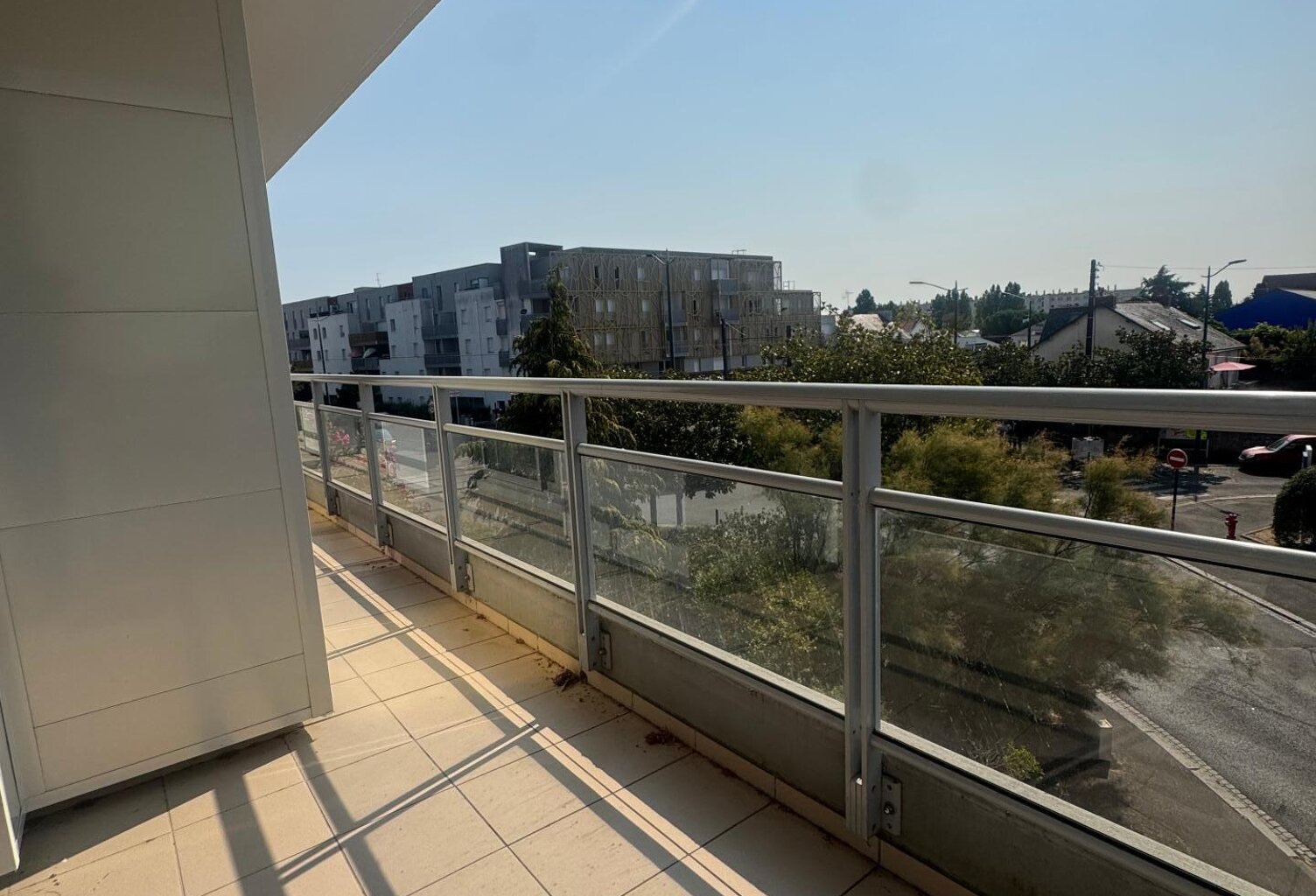 100 m² Beauséjour, 3 chambres, balcon et parking — photo 1
