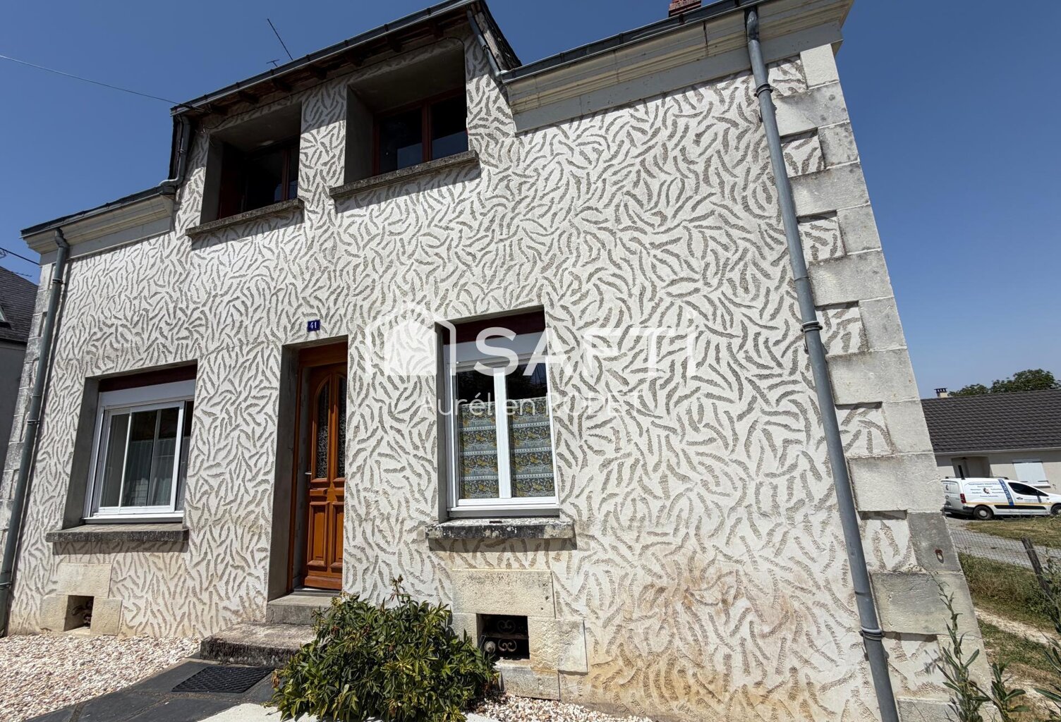 Maison avec fort potentiel et grand terrain — photo 1
