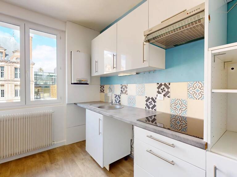A LOUER - APPARTEMENT 3 PIECES SITUE EN HYPER CENTRE VILLE DE CHARTRES — photo 1