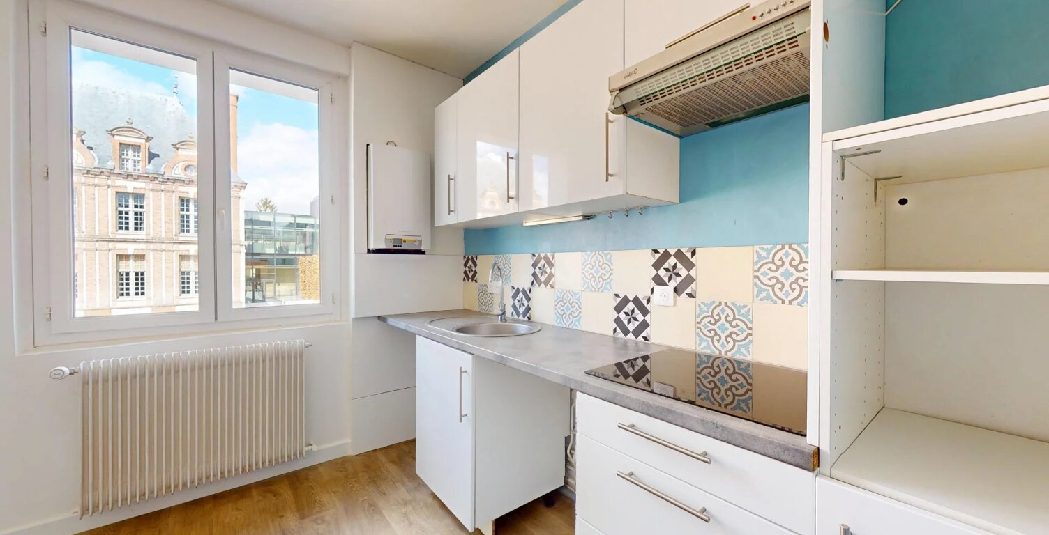 A LOUER - APPARTEMENT 3 PIECES SITUE EN HYPER CENTRE VILLE DE CHARTRES — photo 1