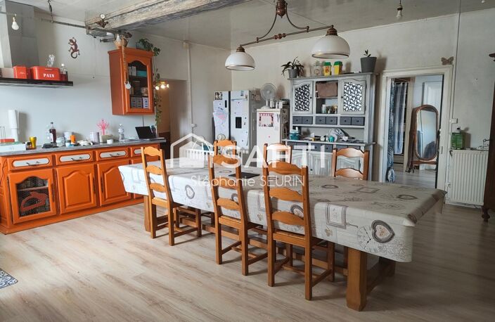 maison avec dépendances — photo 3