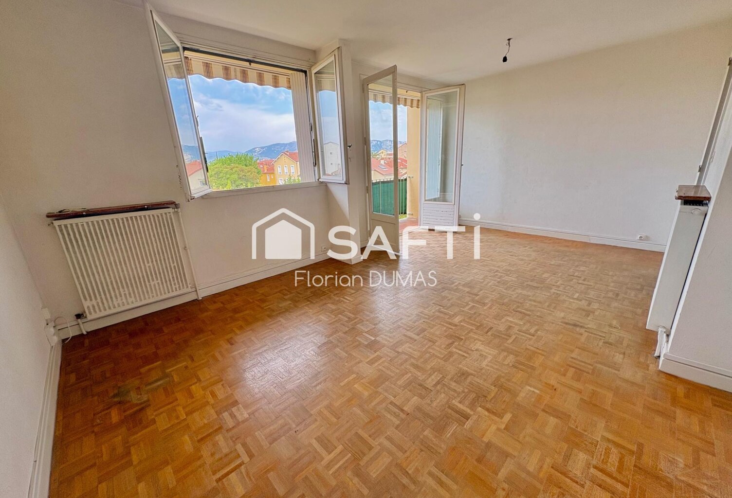 T4 avec balcon et parking - secteur Chateauvert — photo 1