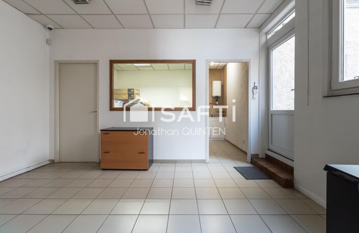 Immeuble avec local commercial et appartement, idéal investisseur ou activité professionnelle — photo 4