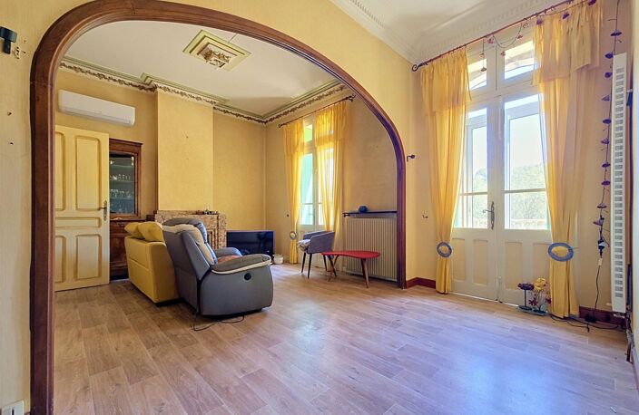 Une authentique maison de caractère aux volumes remarquables, idéale pour une grande famille ou un projet touristique. — photo 3