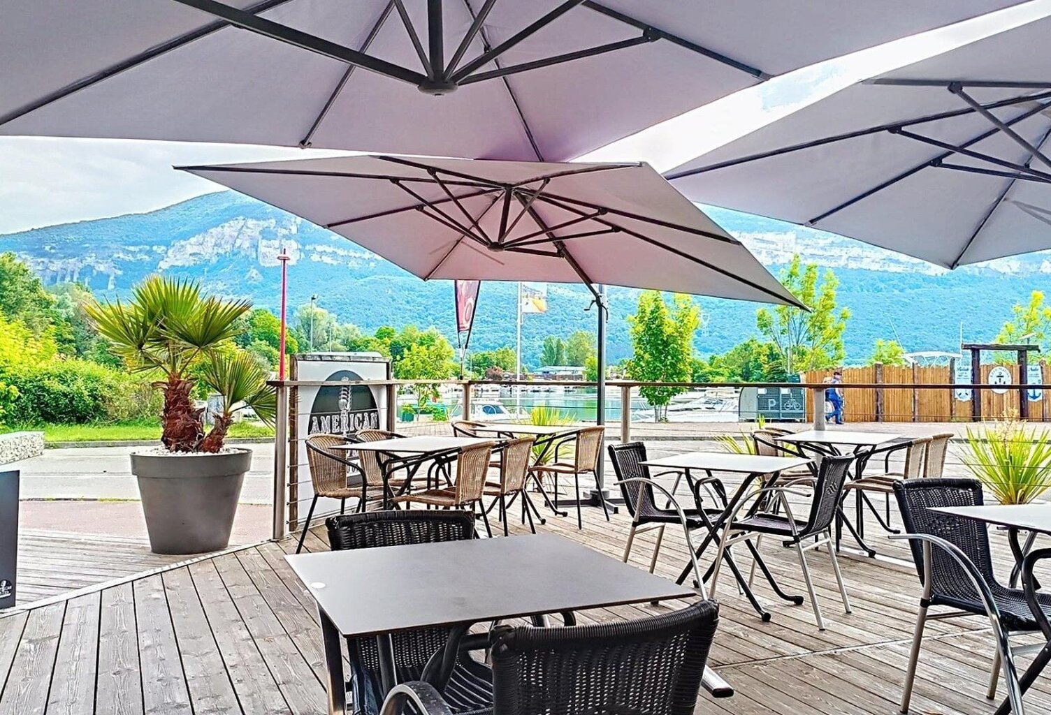 URGENT  VENTE FONDS DE COMMERCE BAR  RESTAURANT  GLACIER  SNACKING Vente pour raison de santé — photo 1
