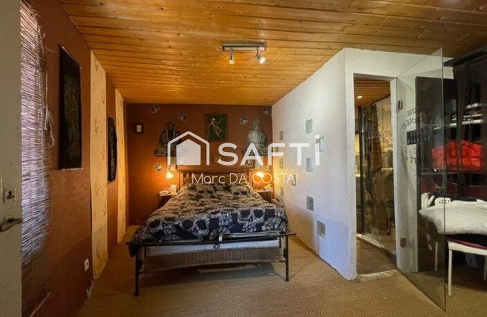 225 m² habitables, nombreuses chambres, cour intérieure. Possibilité de diviser. — photo 5