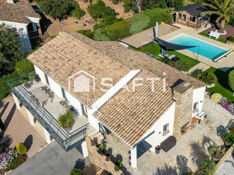 Vue mer - Piscine - Boulodrome - Garage et stationnement — photo 1