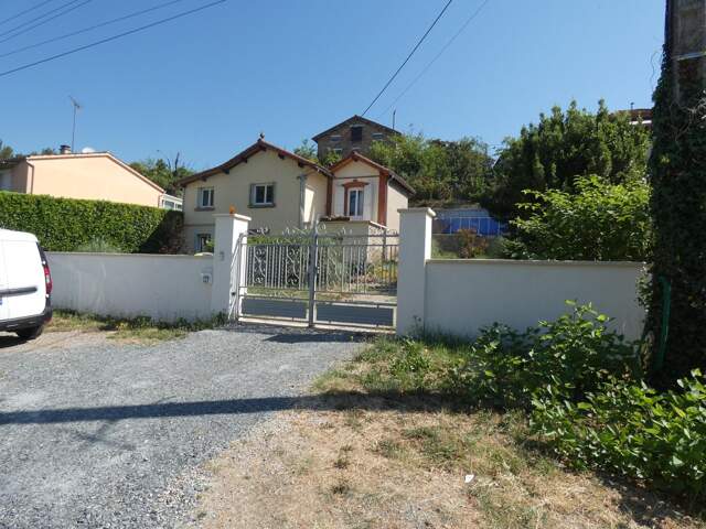 Maison 3 chambres avec toiture refaite et double vitrage. — photo du bien