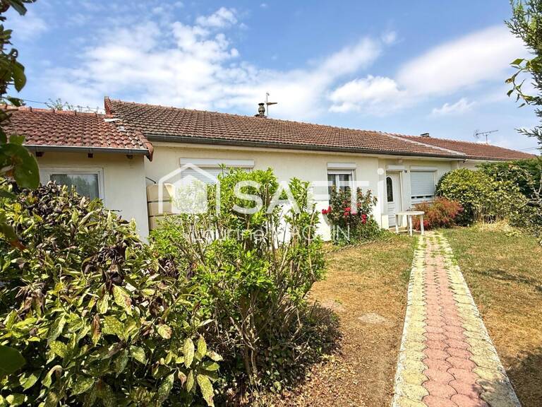 Maison plain pied disposant de trois chambres — photo 1