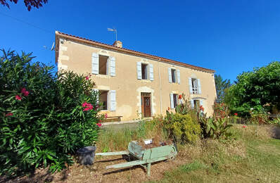 Belle maison GASCONNE avec grange attenante et grand hangar sur  un jolie terrain arboré de 5000 m2  À seulement quelques minutes de l'axe AUCH-VIC, venez découvrir cette maison ancienne pleine de charme, d'une surface habitable d'environ 220 m² habitable — photo du bien