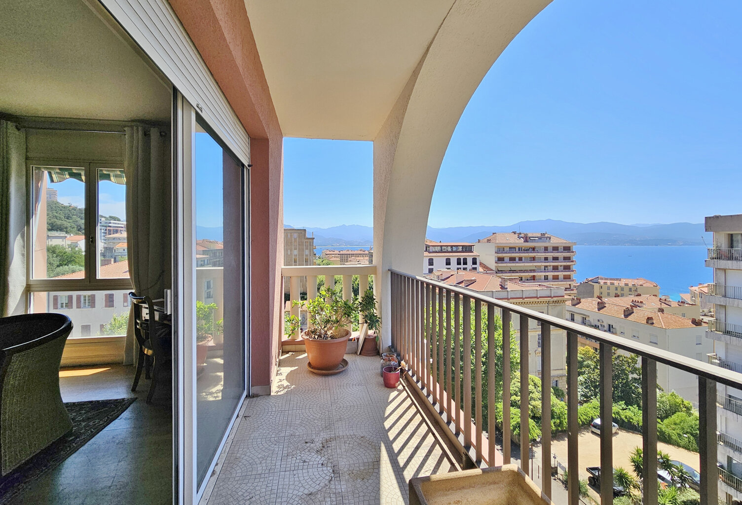 AJACCIO Casone - F5 141m2 Cours Général Leclerc — photo 1