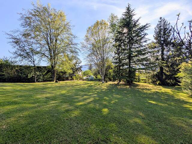 Terrain Pugny Chatenod - quartier calme - impasse — photo du bien