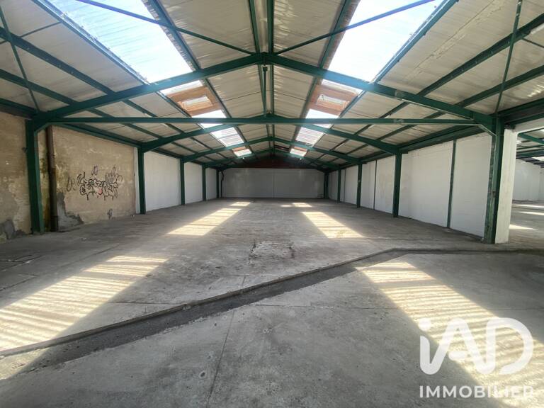 Vente Garage 387 m&sup2; — photo 1