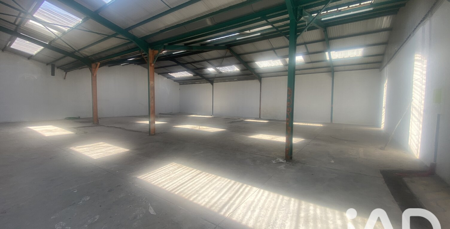 Vente Garage 306 m&sup2; — photo 1